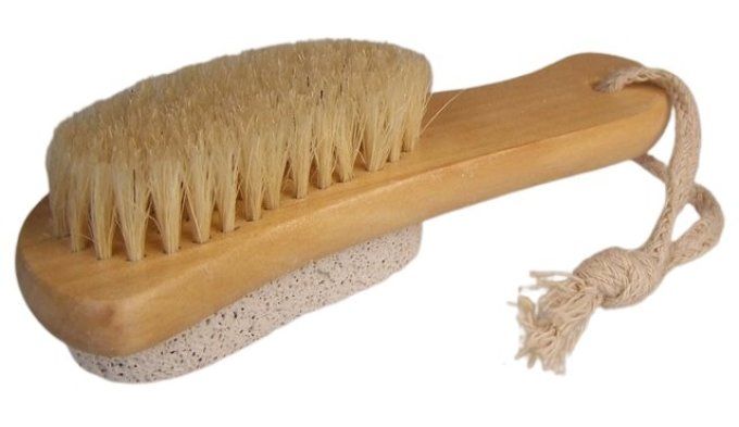 brosse-pieds-pierre-ponce.jpg