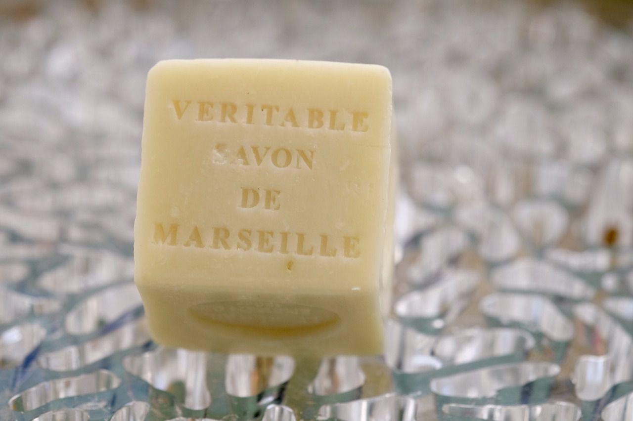 Savon de Marseille Le Sérail cube blanc huile végétale 150GR 