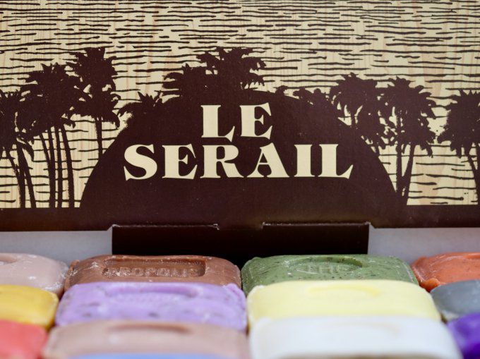 savon-de-Marseille-jasmin-100g-Le-Sérail-1-Mgr-distribution.jpg