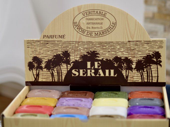 savon-Marseille-fraise-le-Sérail-1-mgr-distribution.jpg