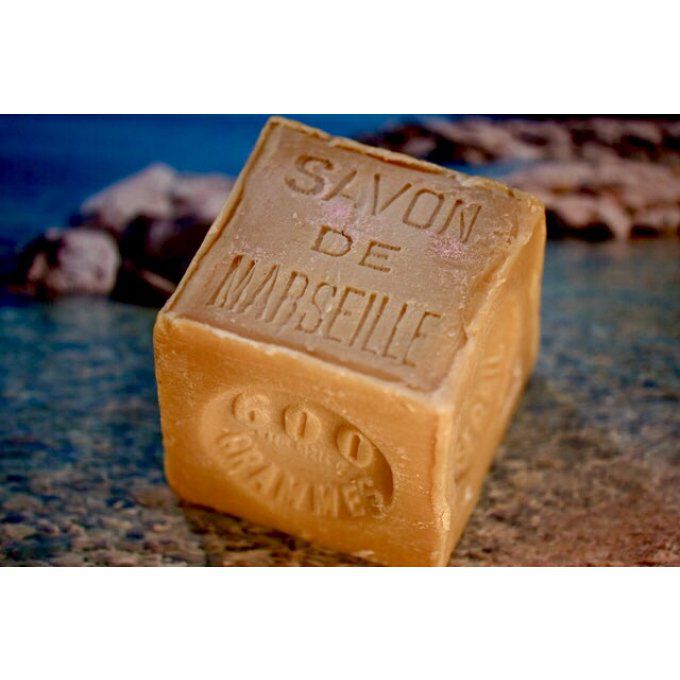 savon-marseille-cube-huile-végétale-600g-2-le-sérail-mgr-distribution